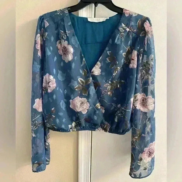 ASTR the label surplice teal floral burnout blouse crossover Medium - Picture 1 of 10
